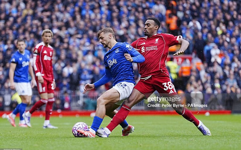 gravenberch-la-tien-ve-toan-dien-nhat-premier-league-2 Gravenberch là sự lựa chọn đáng tin cậy của HLV Slot